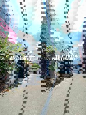 CHỦ CẦN BÁN GẤP NHÀ HẺM XE TĂNG KHU AEON MALL-2 TẦNG BTCT Ở NGAY