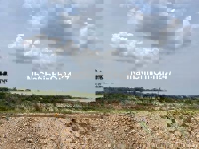 Bán 3.7 sào đất 3 mặt đường Tân Bình - TX LaGi giá rẻ 450tr/ sào