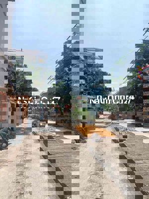 Chính chủ bán đất trung tâm Phụng Châu – ô tô tránh nhau – gần UB, trạ