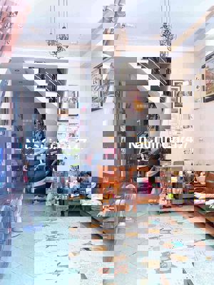 Nhà 2 tầng chính chủ đang ở kiệt Nguyễn Phước Nguyên