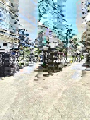 Bán nhà sổ riêng chính chủ. xe hơi quay đầu.