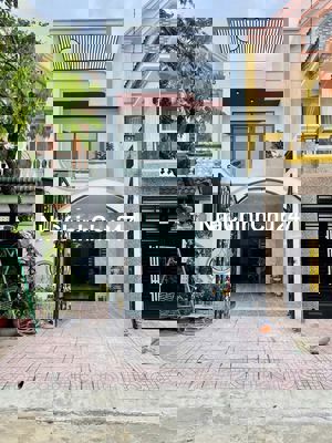 NHÀ BÌNH CHÁNH CHÍNH CHỦ SỔ HỒNG RIÊNG RA GẤP CÓ BỚT