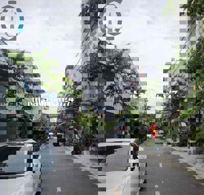 Nhà 3 tầng chính chủ mặt tiền Phần Lăng