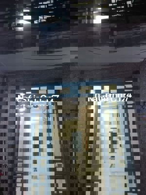 Nhà chính chủ, gần Đường lớn. Không ngập nước