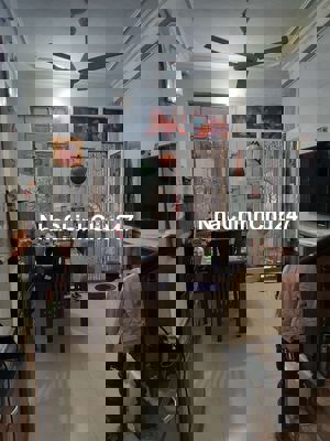 Chính chủ cần bán nhà Phố Hồng mai