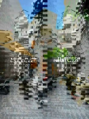 Chính chủ đang kẹt tiền nên cần bán lổ biệt thự ngay Phan Xích Long PN