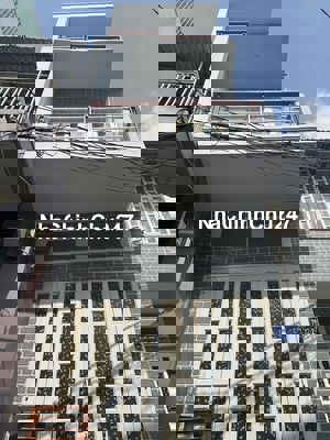 Nhà mới chính chủ, đúc 3 tầng lầu, hẻm thông thoáng (miễn trung gian)