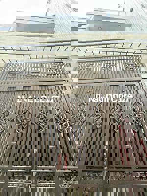 Nhà 2 tầng chính chủ đang ở cần bán