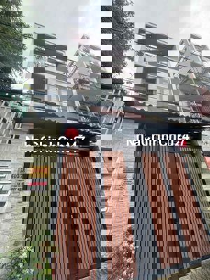 Nhà đẹp 3 phòng ngủ - Chủ kẹt bank bán gấp