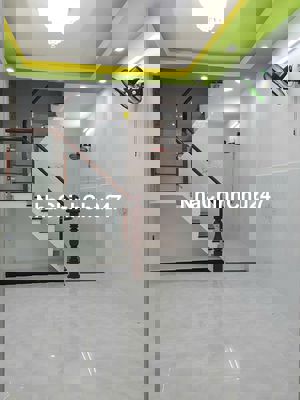 Chính chủ 1 trệt,1 lầu,3.4x10.8m,hẻm LêĐạiHành,Q11