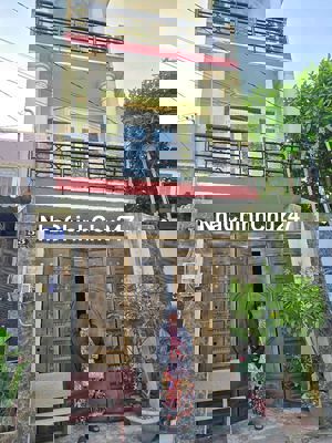 Chính chủ bán nhà xây để ở, 4 phòng, 4 WC Trung Chánh, Hóc Môn