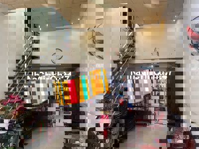 Chính chủ cần bán nhà hẻm Q4 thông ra Tôn Đản, Tôn Thất Thuyết