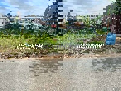 Chủ cần bán gấp lô đất mặt tiền đường nhựa