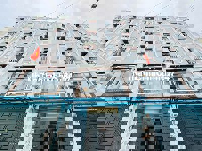 CHÍNH CHỦ 4 CĂN LIỀN KỀ ĐÚC 3 LẦU SÂN THƯỢNG KHU ĐỒNG BỘ CÓ THANG MÁY