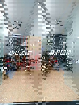 Chủ gửi bán nhà mặt tiền khu vực tâm điểm nhất dĩ an