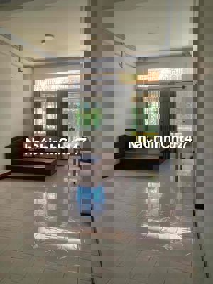 Chính chủ cần bán gấp nhà DT 80m, DTSD 208m, 2PN, 3WC, TL chính chủ.