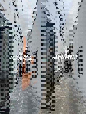 CHỦ GỬI 2 CĂN NHÀ LIỀN KỀ MỚI XÂY HẺM 311 ĐƯỜNG NGUYỄN VĂN CỪ