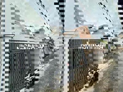 Chủ NGỘP GỞi BÁN NHà cĂn góc 2 MẶT TIỀN P.Bửu hoà,DTSd 100m2,3PN,SHR