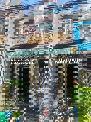 Chính chủ cần bán nhà hẻm xe tải, đường cao, rộng, văn minh