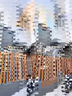 Chính chủ cần bán gấp căn nhà nằm ngay mặt tiền đường lớn - Sổ Riêng