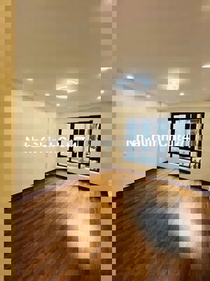 Chính chủ bán nhà Lạc Long Quân – 75m², 5 tầng, ngõ thoáng,giá hấp dẫn