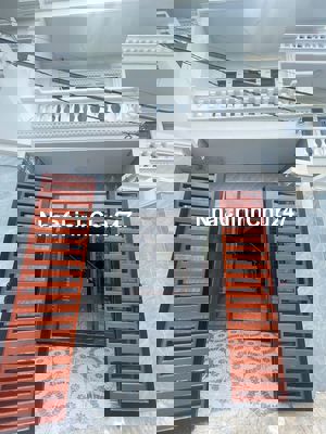 Chính Chủ Bán Nhà 3 Lầu Mới Xây Sổ Riêng Thổ Cư - Hoàn Công