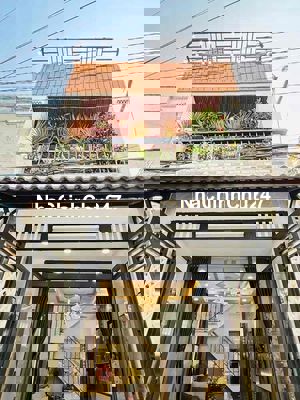 CHỦ NGỘP BÁN GẤP NHÀ 2 TẦNG 50m² HẺM XE HƠI QUANG TRUNG – 3PN, 3WC.