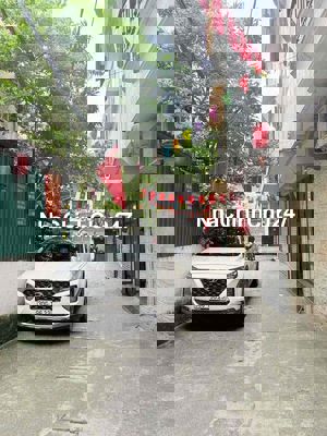 Chính Chủ Chị Gái Em Cần Bán Nhà KV Vĩnh Hưng-30m- 3 tầng-ô tô đỗ cửa