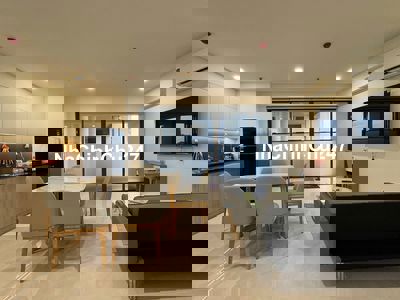 Chính chủ bán căn hộ full nội thất 2 phòng ngủ 2 wc 2 ban công 81m2