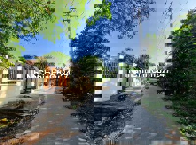 CHỦ XOAY TIỀN LẤY HÀNG, GỬI BÁN LÔ ĐẤT TƯỜNG RÀO KIÊN CỐ 261M2, SHR!