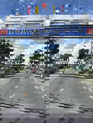 Chủ cần tiền bán gấp đất cổng chào cần đước, giá 3tỷ3