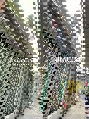 Nhà chính chủ bán. QL 50. ngay BX Q8