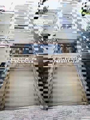 Chính chủ gửi bán nhà phân lô ô tô Hoàng Quốc Việt giá cực tốt