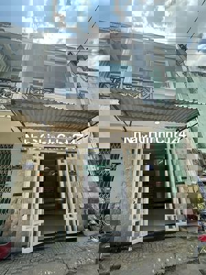 BÁN NHÀ CHÍNH CHỦ MẶT TIỀN KHU DÂN CƯ SỔ HỒNG RIÊNG