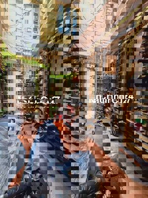 Chính chủ gửi bán căn 32m2, 6 tầng, mặt tiền 4,2m, giá 7,3 tỷ