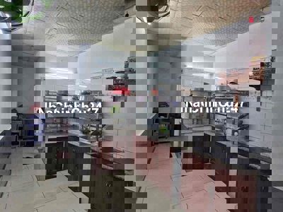 Chủ Ngộp! Nhà 71m2 Sổ Riêng Không Quy Hoạch Sát QL1K