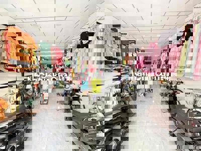 CHỦ GẤP BÁN GIẢM HƠN 500TR - Nhà mặt tiền Thích Quảng Đức - khu kinh d