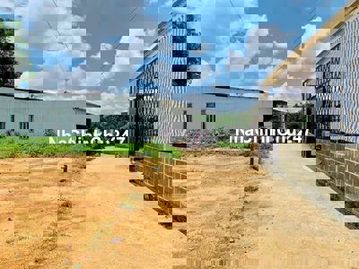 Chủ ra bán lô đất 1300m2 giá ngộp 590tr