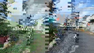 Chủ bán ngộp lô đất 2400m2 giá 690tr