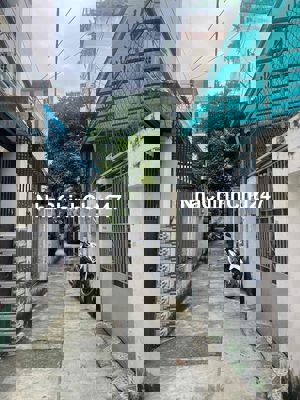 Chính chủ bán nhà lạc long quan