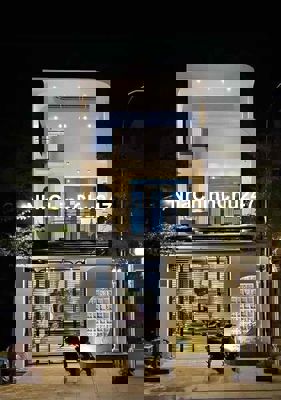 Chính chủ cần bán nhà mặt tiền đường Phạm Hùng.