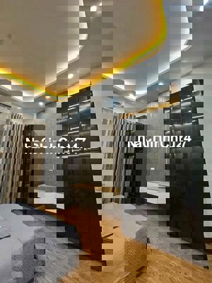 Chính chủ cần bán, nhà tại Trần Quý Cáp, tài chính 7.5tỷ mua ở luôn