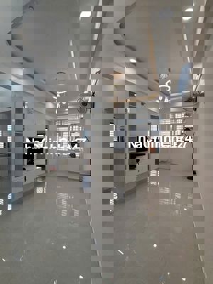 Chính chủ - cần bán CC Phú Thọ 64m2 | Nhà mới 2 ban công