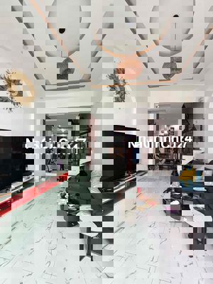 chính chủ cần bán căng nhà 3.5 tầng.đường nại tú 1