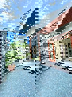 Chủ gấpbán cănbiệt thự sânvườn 7,6*16m đgxehơigầnthị trấnHMGiá4tỷ390tr