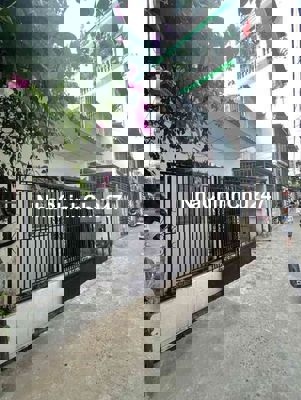 Chủ bán nhà sát chợ Hiệp Bình.