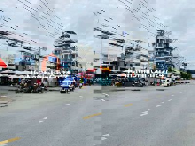 Chủ bán 3lô đất sau chợ Nhựt Chánh

 1.3 tỷ