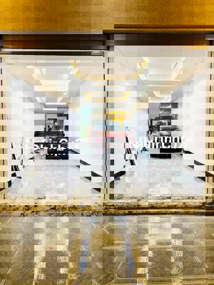 chính chủ bán nhà 7 tầng x 60m2 , số 11 ngõ 101 phố trạm , thang máy