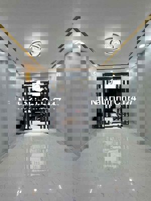 chính chủ bán nhà hẻm 68/211 trần Quang khải quận 1