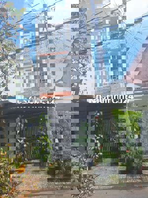 Nhà bán chính chủ mặt tiền